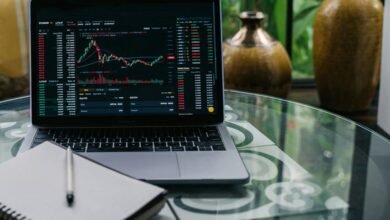 tech stocks profit 2025